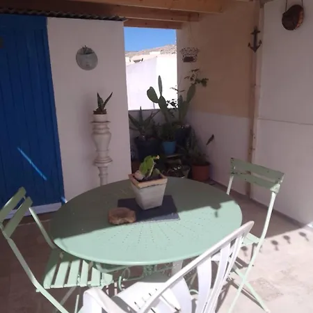 Casita La Paloma Bonita Del Pescador Hasta 5 Personas En El Casco Antiguo La Medina Centro Almeria Bajo Alcazaba Terraza Buena Vista Parking Privado Y Sabanas En Opcion Holiday home